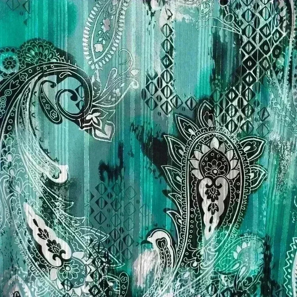 Rebecca Malone Plus Size-3X Green Paisley Shear Top Over Built In Tank Top - Picture 3 of 5